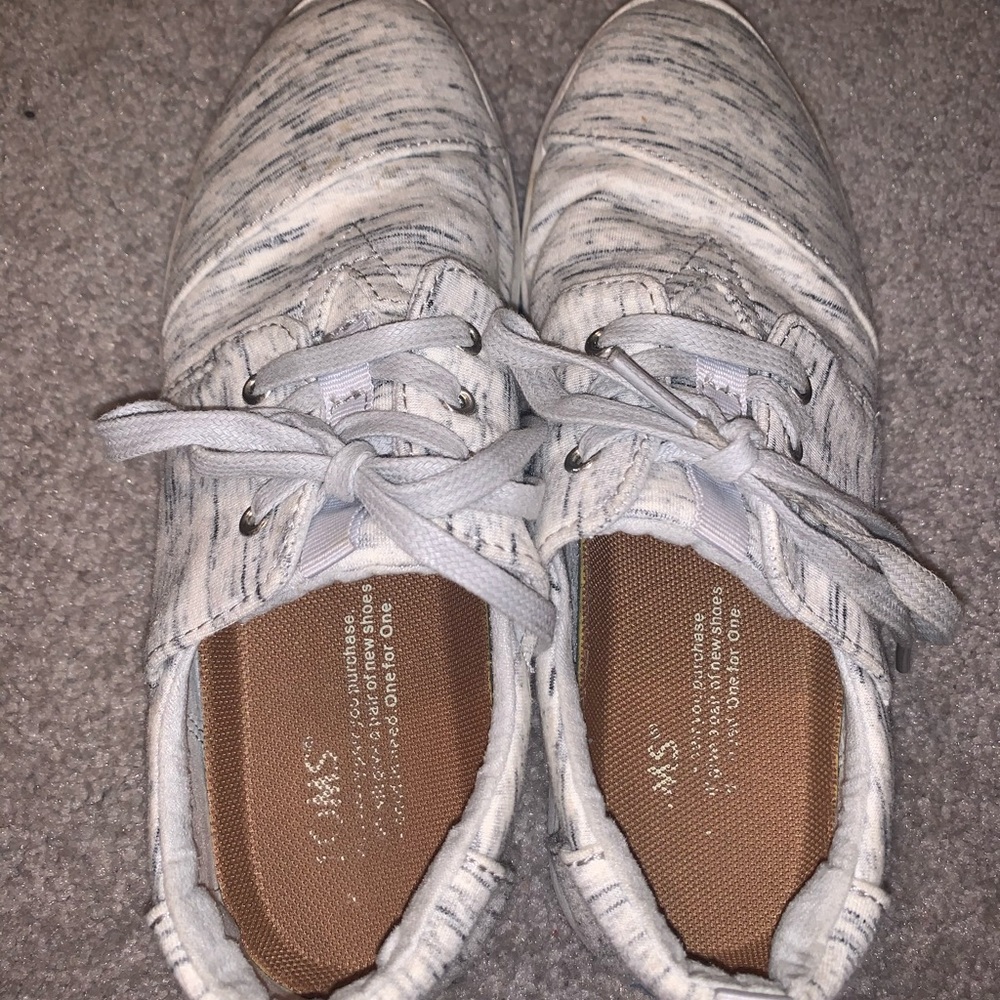 TOMS women’s tennis shoes